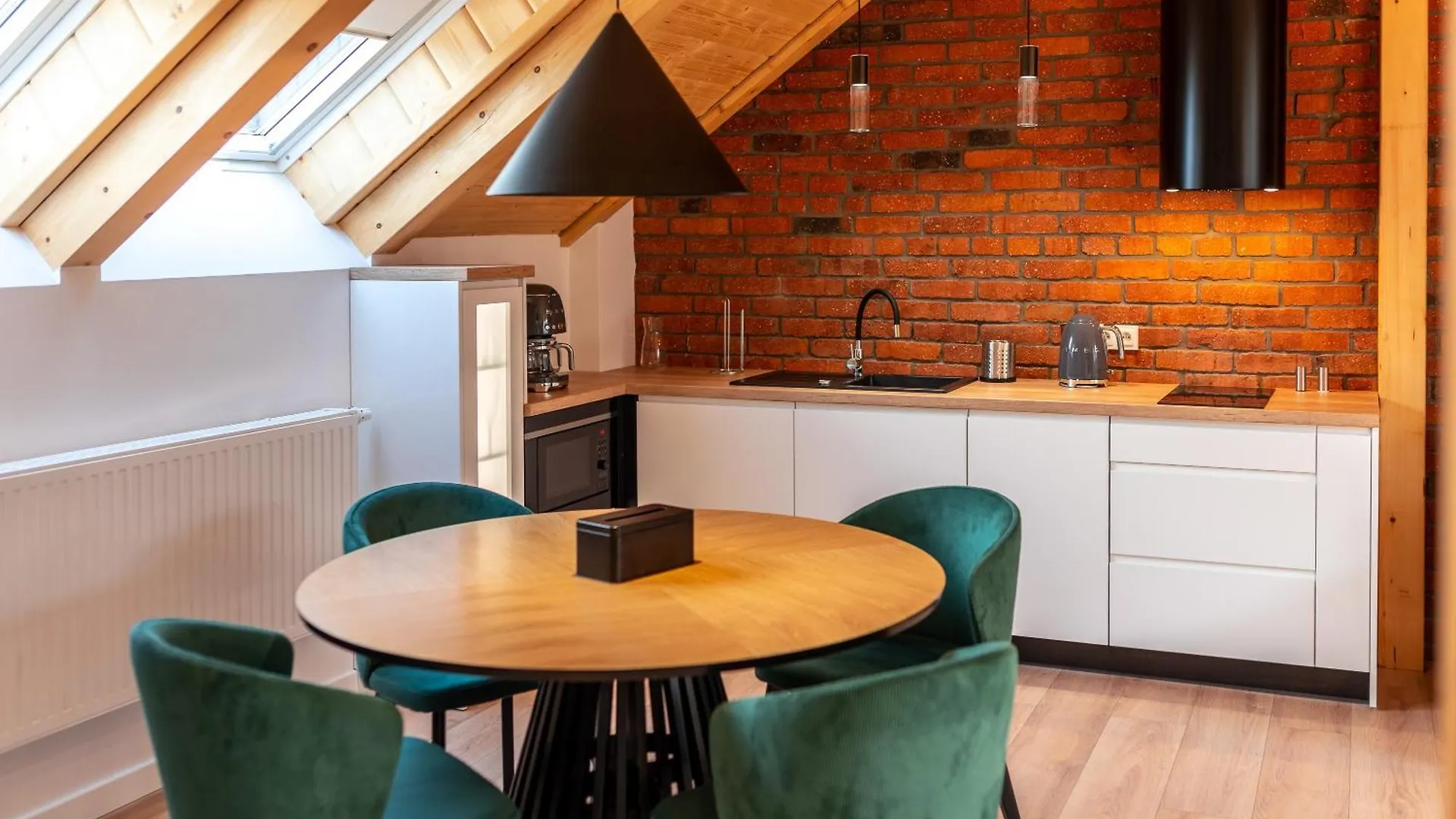 Woody - Smart Luxury Home contacts